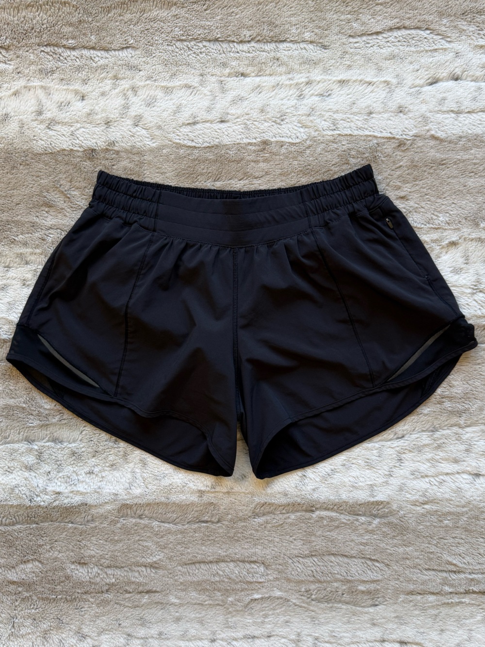 Lululemon Hotty Hot Short II *Long 4" in
Black Size 8 - Picture 5 of 15